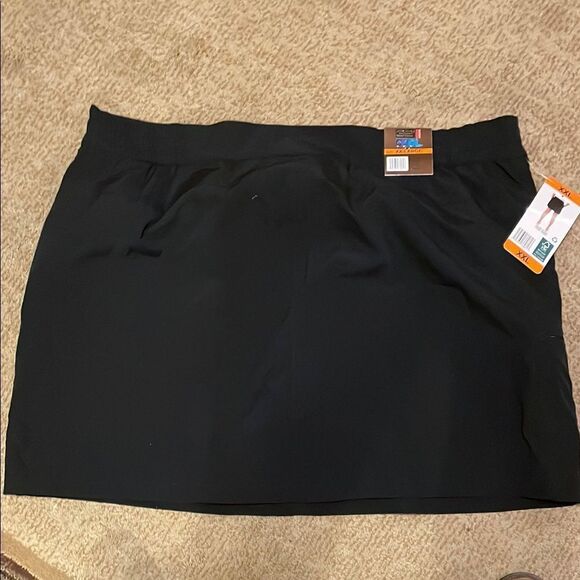 32 Degrees Black Skort with Zip Accent - Picture 7 of 10